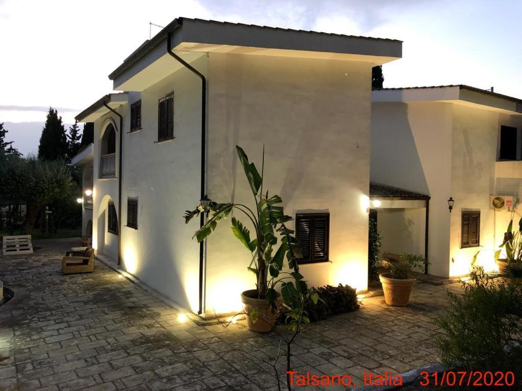Relais Villa Lama Boutique Hotel Таранто Екстериор снимка